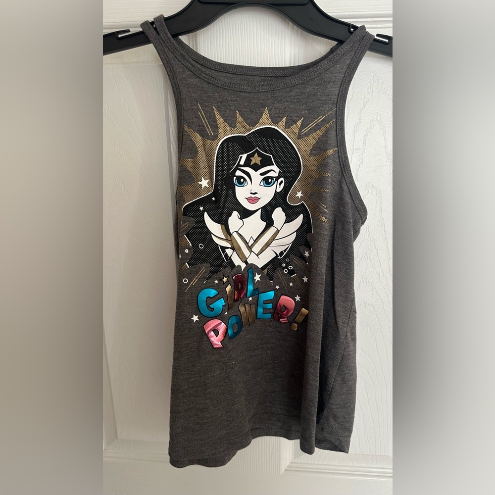 DC Super Hero Girls Sleeveless Tank Top Shirt Medium M 7/8 Summer Superhero